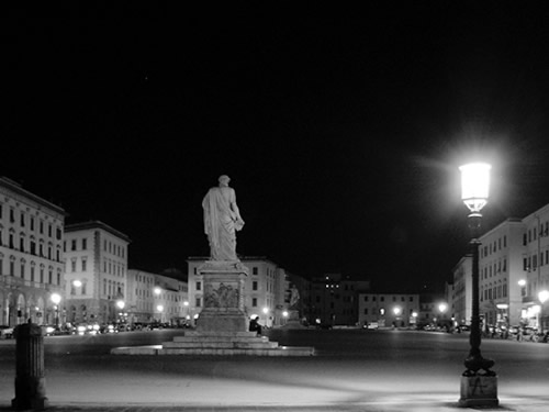 capodanno livorno in piazza in centro foto